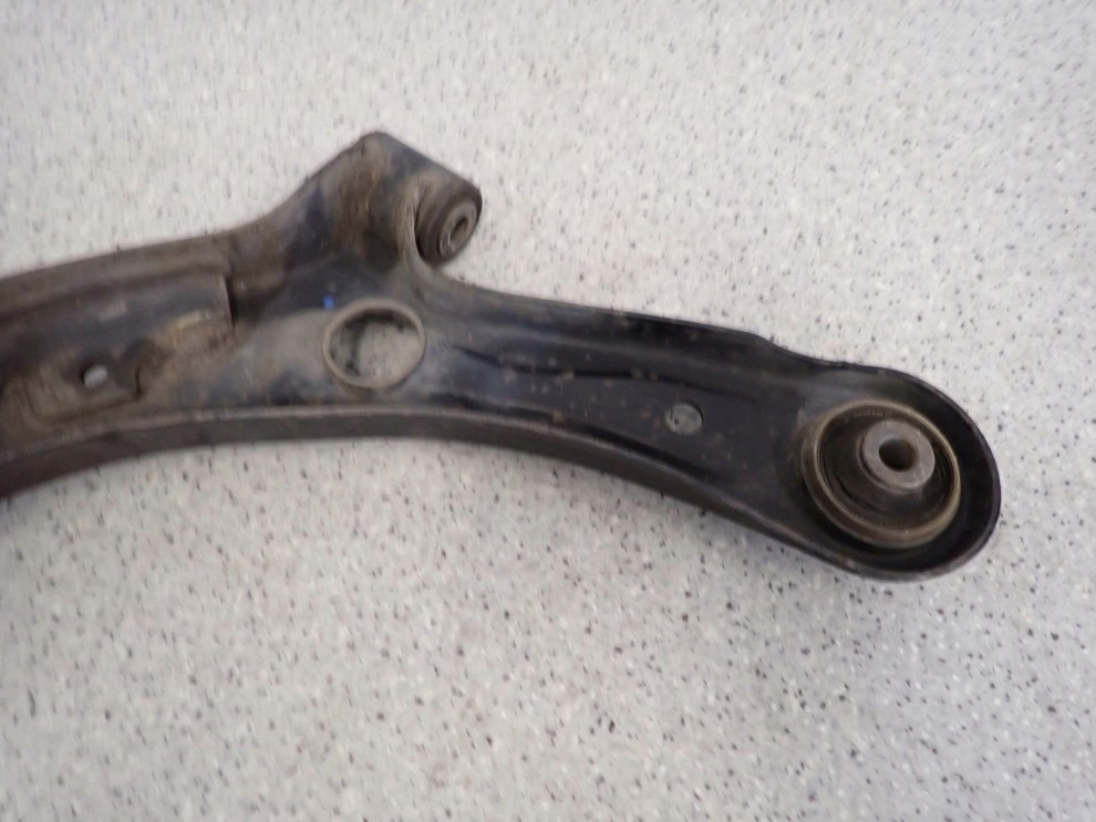 SUZUKI SWIFT IV MK7 10- WAHACZ PRZEDNI PRAWY 6/6