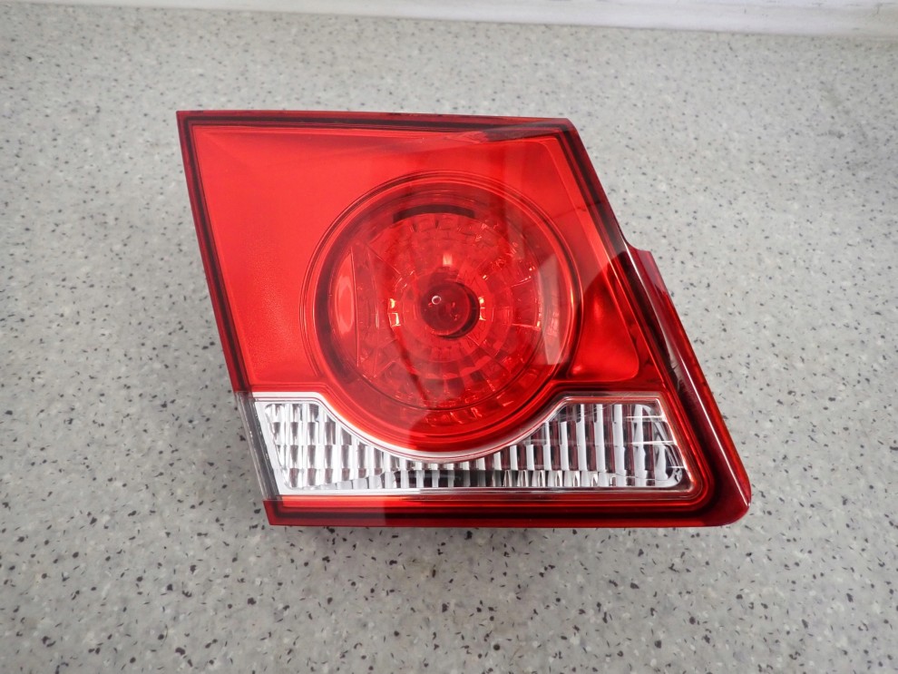 CHEVROLET CRUZE 08-12 LAMPA TYLNA LEWA WEWNĘTRZNA EUROPA 1/5