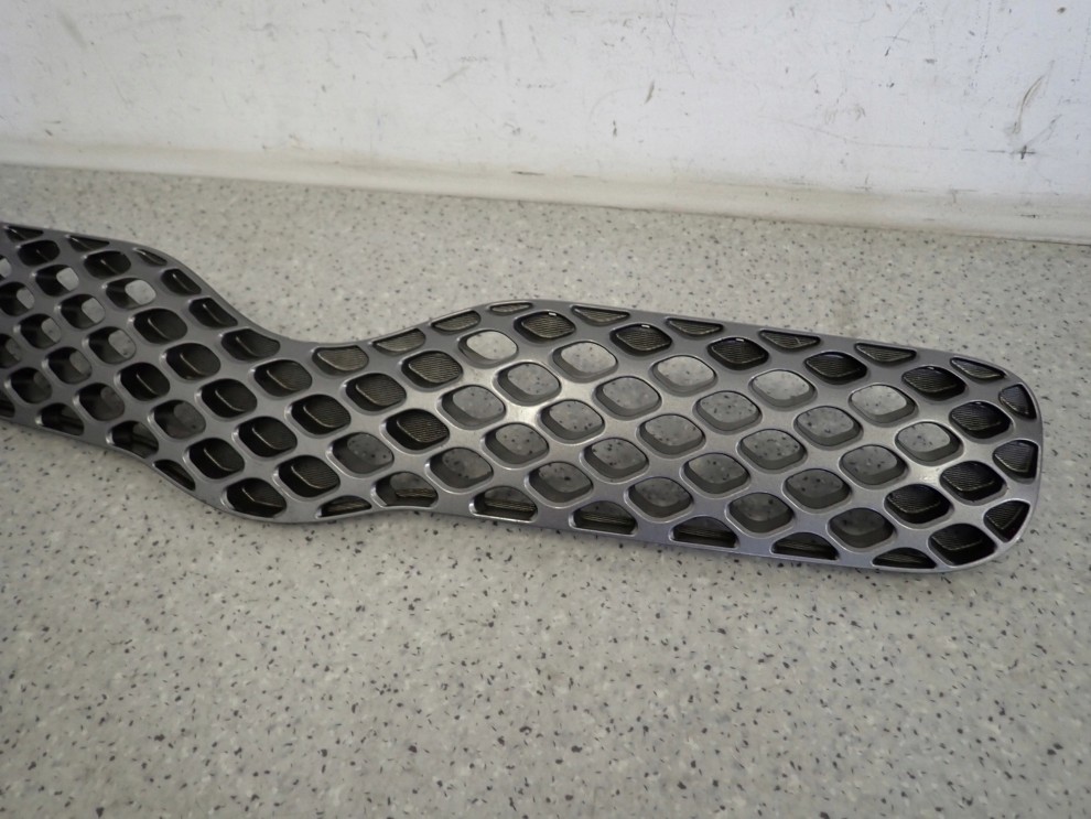 TOYOTA YARIS FR VNK 03- ATRAPA PRZEDNIA GRILL 3/7