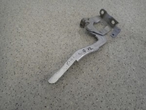 KIA VENGA 09- ZAWIAS MASKI LEWY 3/4 MINIATURA