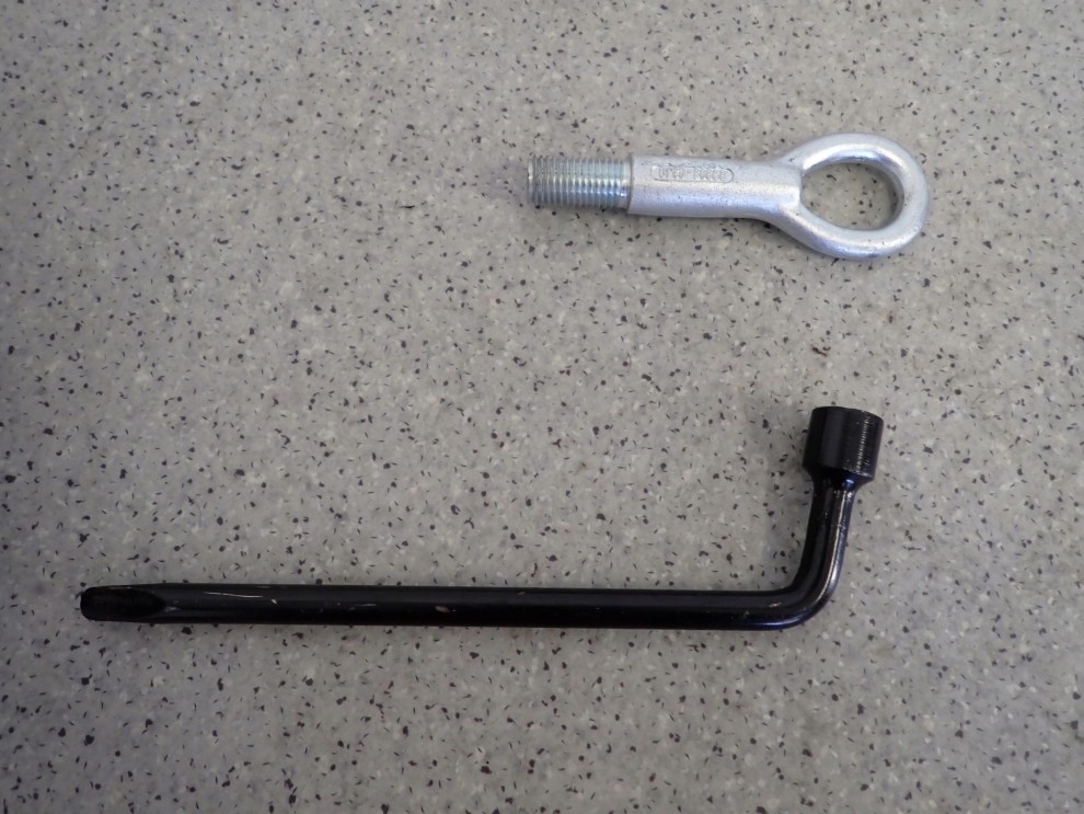 SUZUKI SWIFT MK6 04- PODNOŚNIK KLUCZ UCHO ZESTAW 2/5