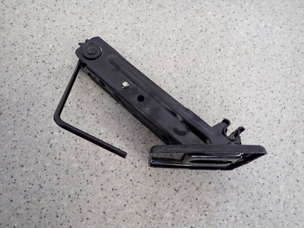 SUZUKI SWIFT MK6 04- PODNOŚNIK KLUCZ UCHO ZESTAW 4/5