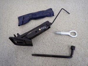 SUZUKI SWIFT MK6 04- PODNOŚNIK KLUCZ UCHO ZESTAW