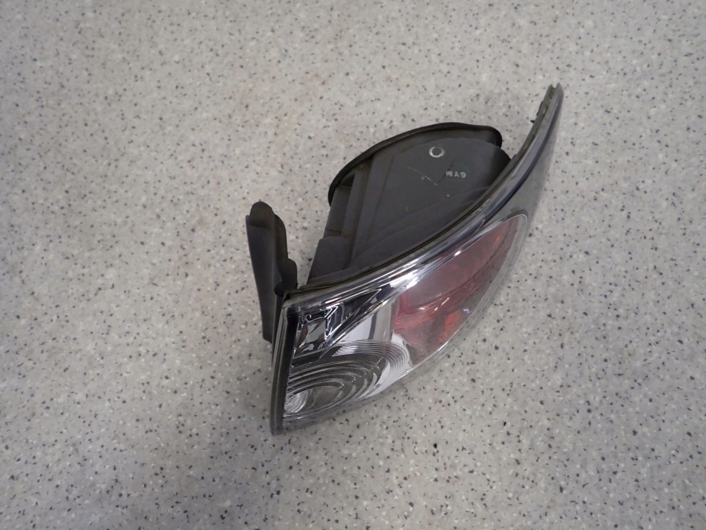 MAZDA 6 KOMBI 06-08 LAMPA TYLNA PRAWA ZEWNĘTRZNA 5/8