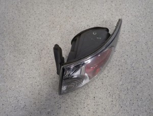 MAZDA 6 KOMBI 06-08 LAMPA TYLNA PRAWA ZEWNĘTRZNA 5/8 MINIATURA