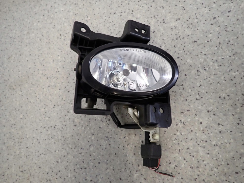 MAZDA 3 MAZDA3 BK LIFT 06-08 HALOGEN PRZEDNI PRAWY 1/4