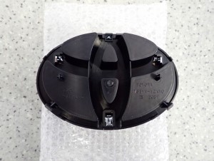 TOYOTA YARIS III 12-18 EMBLEMAT ZNACZEK LOGO ORYGINAŁ NOWY 3/6 MINIATURA