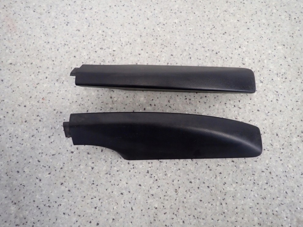 FIAT SEDICI SUZUKI SX4 06- ZAŚLEPKA RELINGU TYLNA LEWA LUB PRAWA 1/4