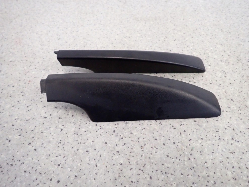 FIAT SEDICI SUZUKI SX4 06- ZAŚLEPKA RELINGU TYLNA LEWA LUB PRAWA 2/4