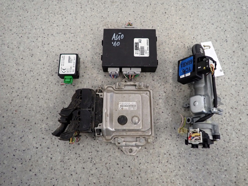 SUZUKI ALTO 09- 1.0 i ZESTAW STARTOWY STACYJKA KOMPUTER IMMO 1/5