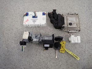 SUZUKI SPLASH 1.2i 12-14 ZESTAW STARTOWY KOMPUTER STACYJKA