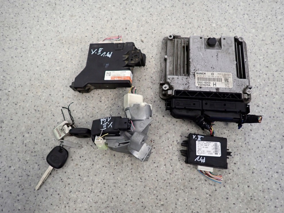 TOYOTA YARIS II 06-09 1.4 D4D ZESTAW STARTOWY KOMPUTER STACYJKA 1/6