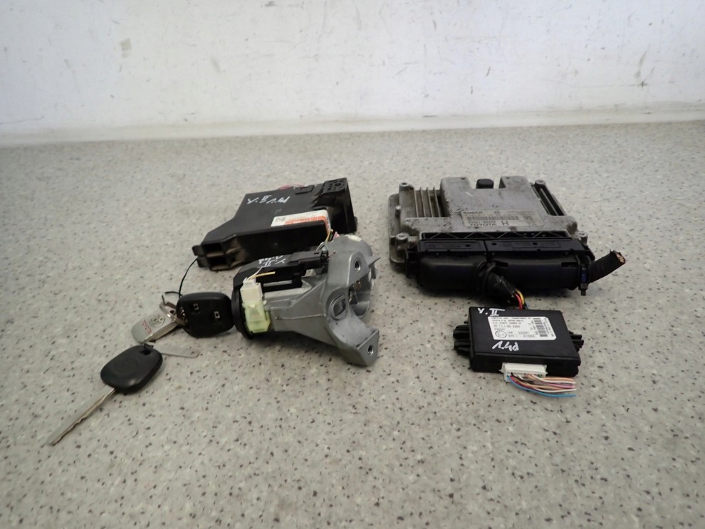 TOYOTA YARIS II 06-09 1.4 D4D ZESTAW STARTOWY KOMPUTER STACYJKA 4/6