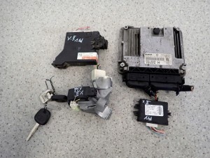 TOYOTA YARIS II 06-09 1.4 D4D ZESTAW STARTOWY KOMPUTER STACYJKA