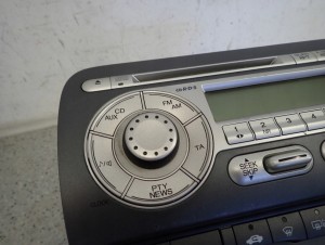 HONDA JAZZ II 06-08 RADIO CD RADIOODTWARZACZ 4/7 MINIATURA