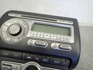 HONDA JAZZ II 06-08 RADIO CD RADIOODTWARZACZ 5/7 MINIATURA