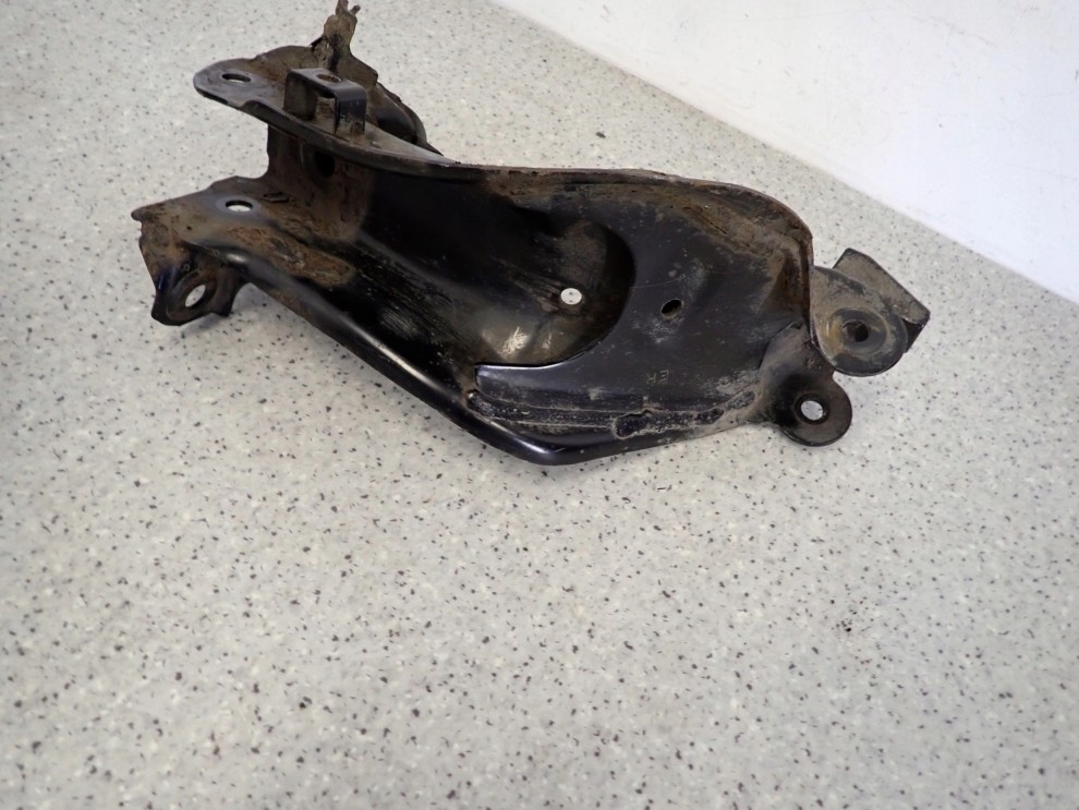 NISSAN PRIMERA P11 97-01 GOLEŃ WAHACZA ZWROTNICY PRZÓD PRAWY KIELICH 8/10