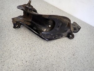 NISSAN PRIMERA P11 97-01 GOLEŃ WAHACZA ZWROTNICY PRZÓD PRAWY KIELICH 8/10 MINIATURA