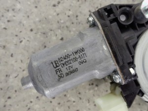 KIA RIO III HB 11-14 PODNOŚNIK SZYBY PRZEDNI PRAWY EUROPA 2/4 MINIATURA