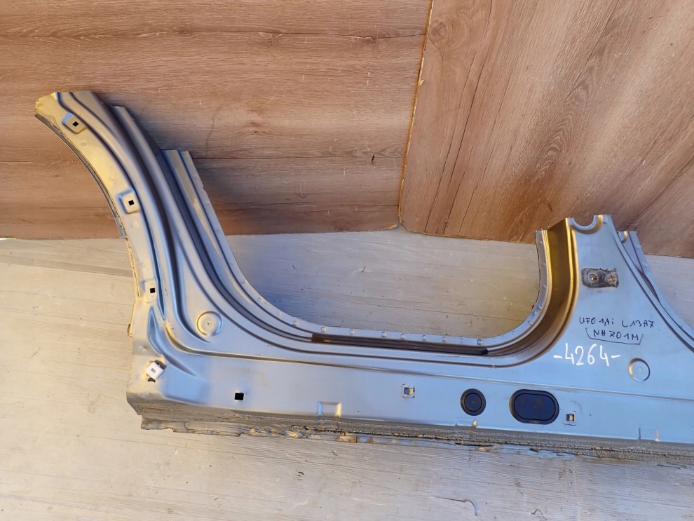 HONDA CIVIC UFO VIII 06- PRÓG PRAWY NH701M 2/12