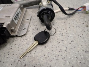 SANTA FE I 2.0 CRDI 01-05 ZESTAW STARTOWY STACYJKA KOMPUTER 5/5 MINIATURA