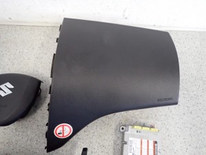 SUZUKI SWIFT IV MK7 10- PODUSZKI POWIETRZNE EUROPA 6/10 MINIATURA