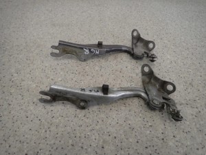 MAZDA 6 MAZDA6 02-07 GG GY ZAWIAS MASKI PRAWY 4/5 MINIATURA