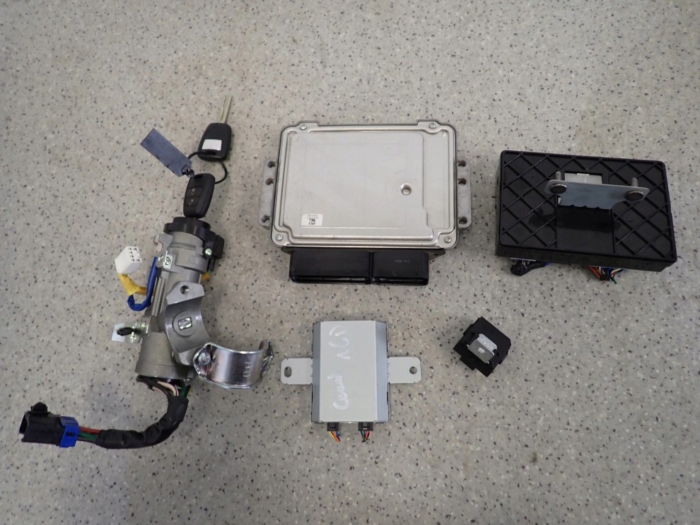 KIA CEED 1.6 CRDI 06-09 ZESTAW STARTOWY KOMPUTER 8/8