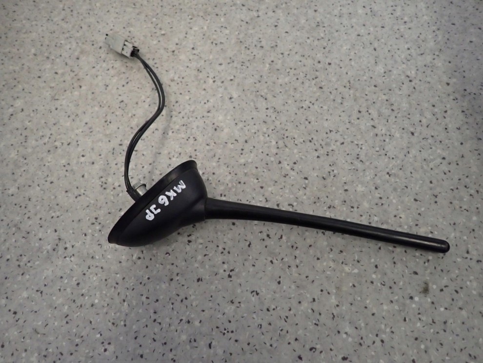 SUZUKI SWIFT 05-09 ANTENA DACHOWA PODSTAWA BAT 4/5