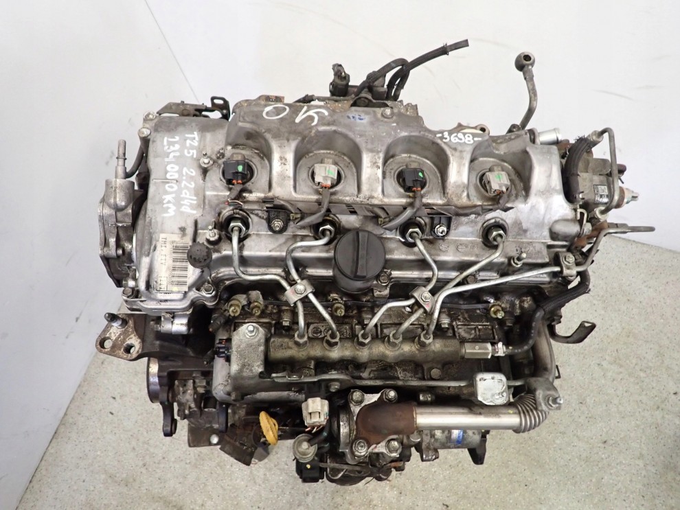 TOYOTA COROLLA VERSO AVENSIS T25 2.2 D4D SILNIK SŁUPEK 2AD 5/10