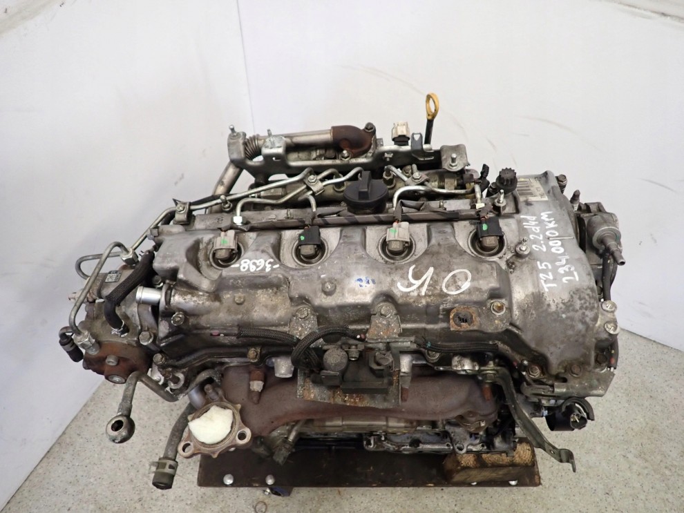 TOYOTA COROLLA VERSO AVENSIS T25 2.2 D4D SILNIK SŁUPEK 2AD 10/10