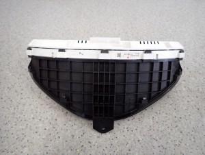 MITSUBISHI GRANDIS 03-11 2.0 DID LICZNIK ZEGARY 4/6 MINIATURA