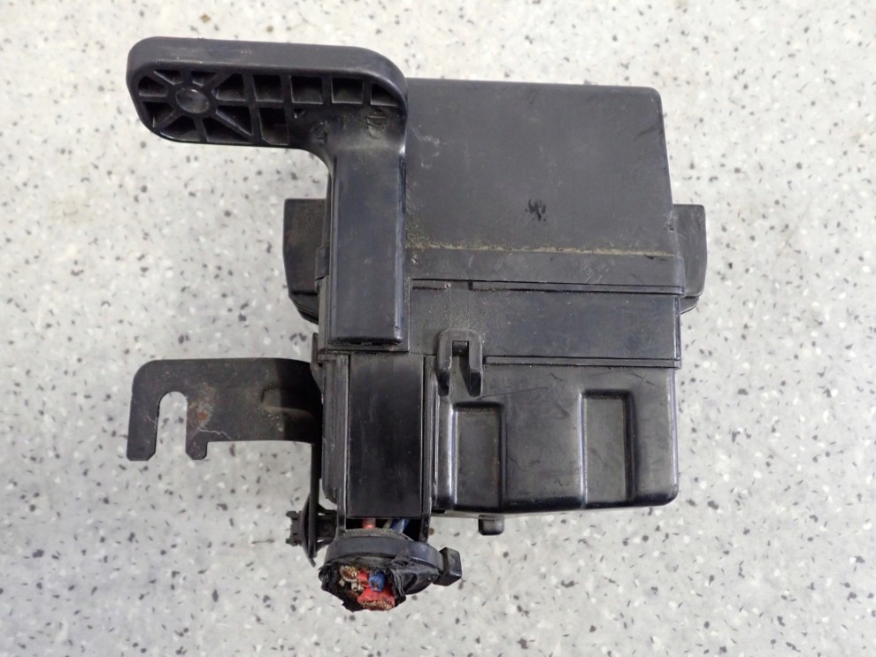 KIA SOUL 09- PUSZKA OBUDOWA PRZEKAŹNIKÓW 2/4