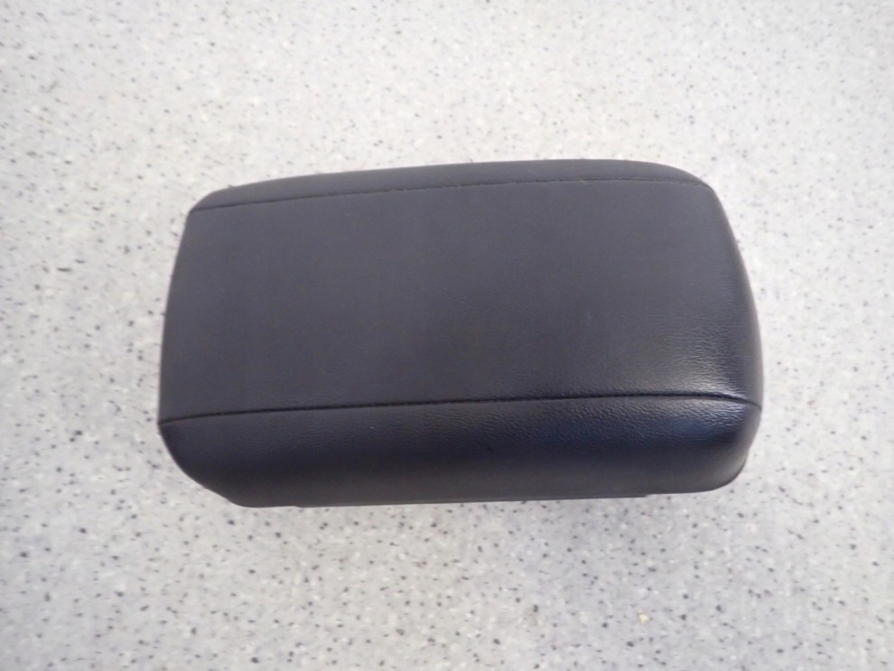 HYUNDAI i30 07-11 PODŁOKIETNIK 1/6