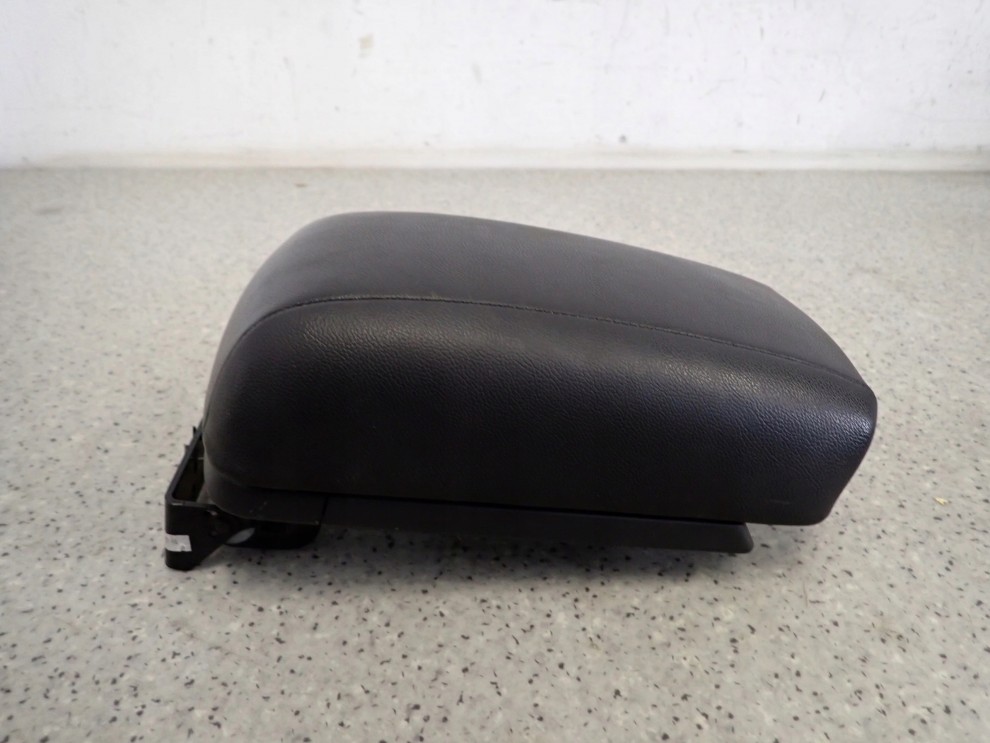 HYUNDAI i30 07-11 PODŁOKIETNIK 3/6