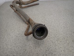 TOYOTA YARIS I 99-05 RURA WLEWU PALIWA METALOWA 8/8 MINIATURA