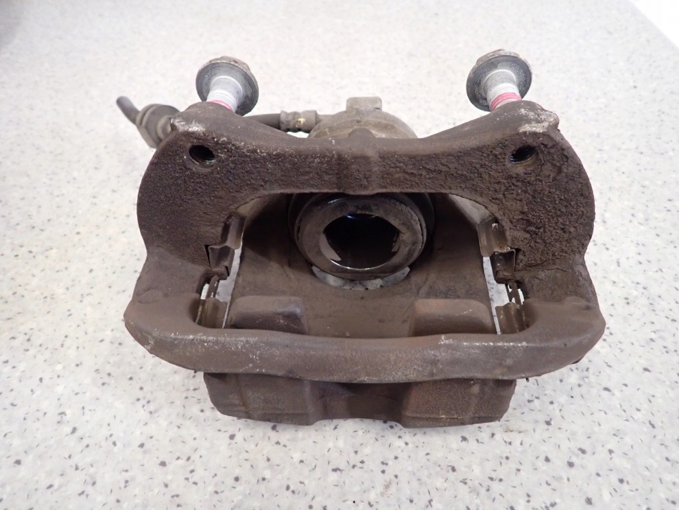 CHEVROLET ORLANDO 1.4i 10- ZACISK HAMULCOWY PRZEDNI LEWY 4/4