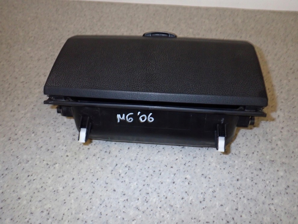 MAZDA6 MAZDA 6 06-07 SCHOWEK ŚRODKOWY Z ZEGARKIEM 2/6