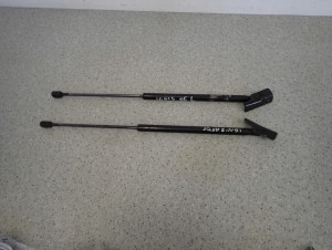 SUZUKI IGNIS 03-06 SIŁOWNIKI KLAPY TYLNEJ AMORKI