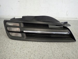 NISSAN MICRA K12 06-08 ATRAPA GRILL PRAWA KIERUNEK