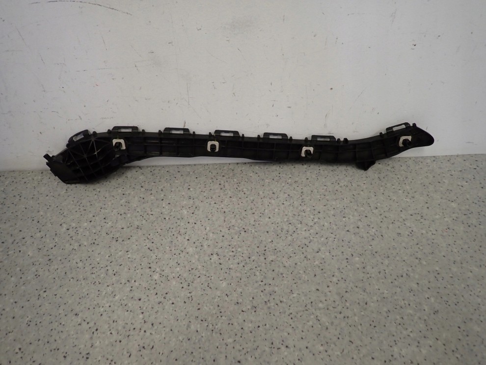 TOYOTA AURIS II 13-18 KOMBI ŚLIZG ZDERZAKA TYLNY PRAWY 9/10