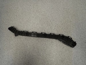 TOYOTA AURIS II 13-18 KOMBI ŚLIZG ZDERZAKA TYLNY PRAWY