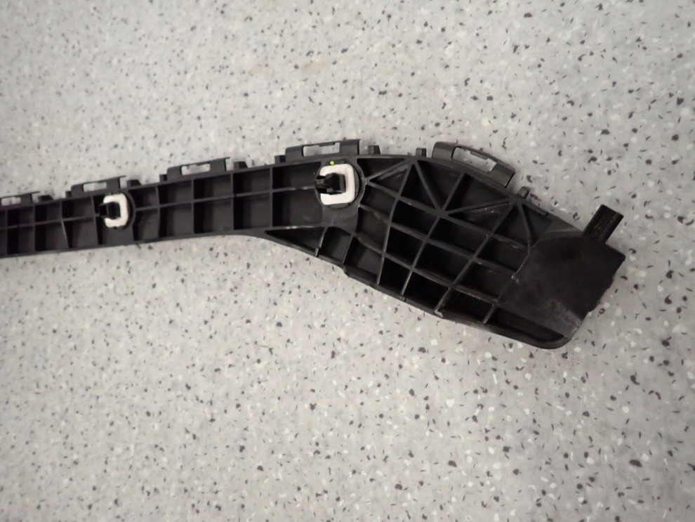 TOYOTA AURIS II 13-18 KOMBI ŚLIZG ZDERZAKA TYLNY LEWY 6/8