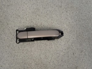 NISSAN NOTE E11 06-12 KLAMKA DRZWI PRZEDNIA PRAWA