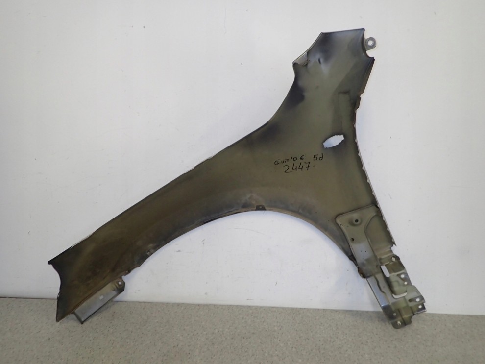 SUZUKI GRAND VITARA II 05 - BŁOTNIK PRZEDNI PRAWY ZDL 13/14