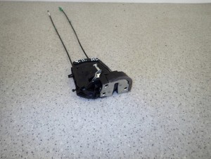 TOYOTA YARIS II 06-11 ZAMEK DRZWI TYLNY LEWY 5/8 MINIATURA