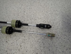 SUZUKI SPLASH 1.0i 1.2i 08- LINKI ZMIANY BIEGÓW SKRZYNIA MANUALNA 3/6 MINIATURA