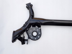 TOYOTA YARIS II P9 YARIS III P13 BELKA TYLNA ZAWIESZENIA TYŁ BĘBNY 2/8 MINIATURA