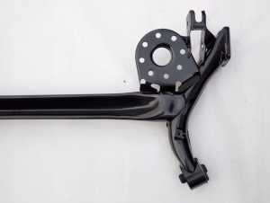 TOYOTA YARIS II P9 YARIS III P13 BELKA TYLNA ZAWIESZENIA TYŁ BĘBNY 8/8 MINIATURA