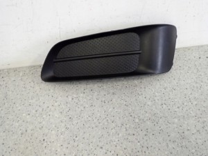 TOYOTA COROLLA VERSO 07- KRATKA ZAŚLEPKA HALOGENU LEWA 2/8 MINIATURA